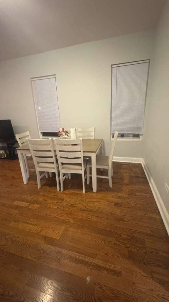 Building Photo - 640 N Laramie Ave