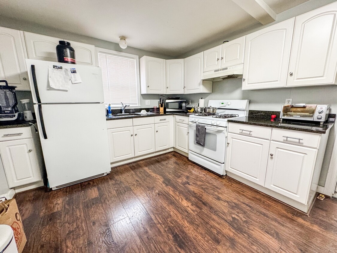 Photo - 123 Willow St (Cambridge, MA)