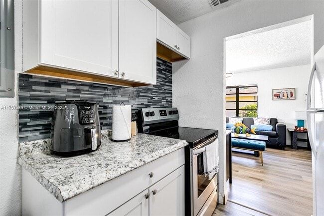 Building Photo - 4300 SW 28th St