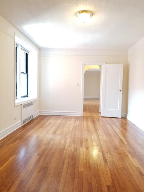 Primary Photo - 50 E 21st St