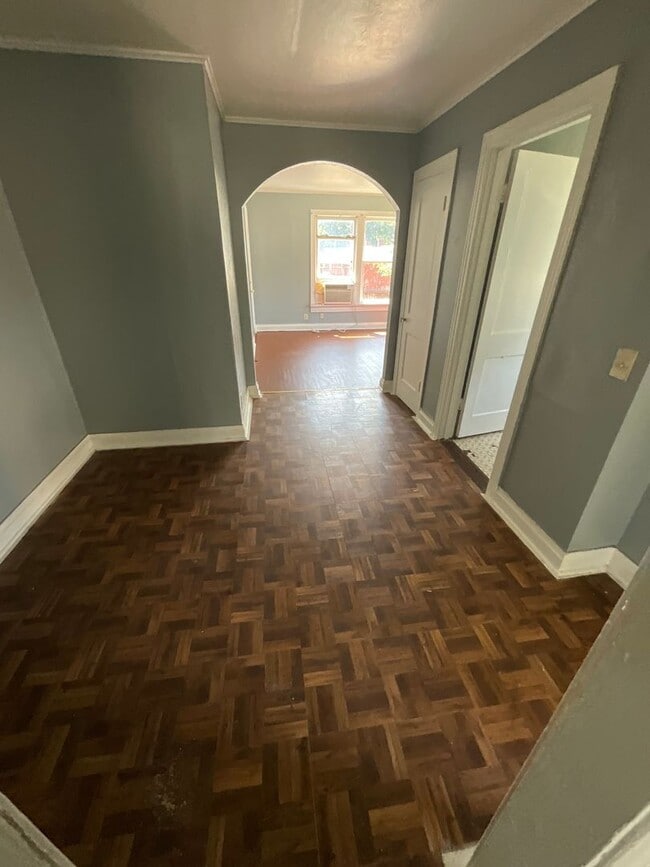 Building Photo - 258 Wyandotte St