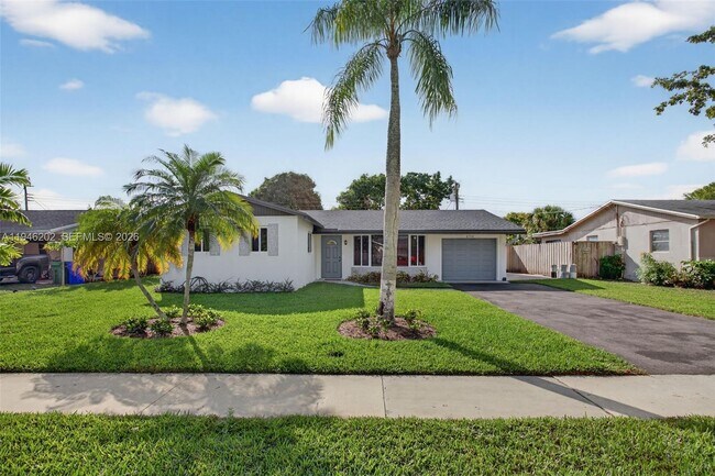 Foto del edificio - 6720 NW 6th Ct