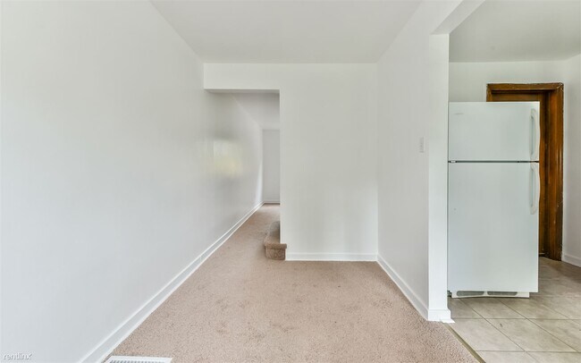 Building Photo - 2 br, 1 bath Townhome - 608 Church St