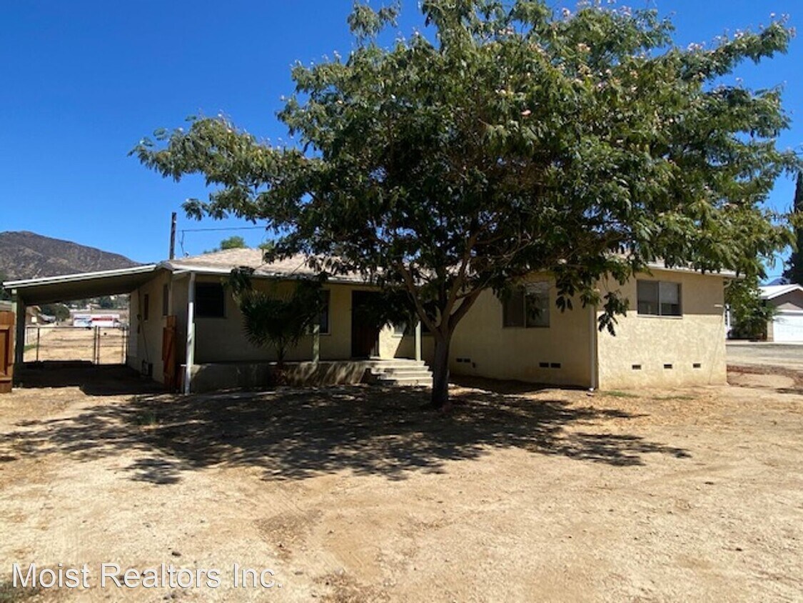 Primary Photo - 2 br, 2 bath House - 38632 Vineland Ave