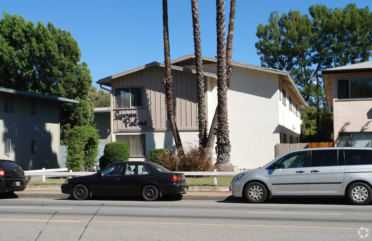 Building Photo - 4934 Woodman Ave