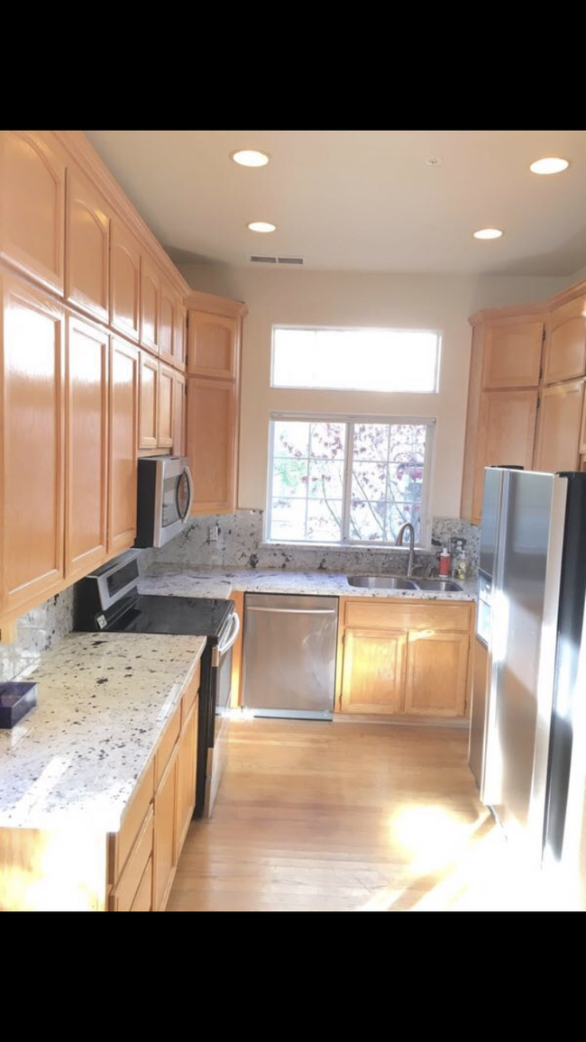 Kitchen - 11 Arroyo View Cir