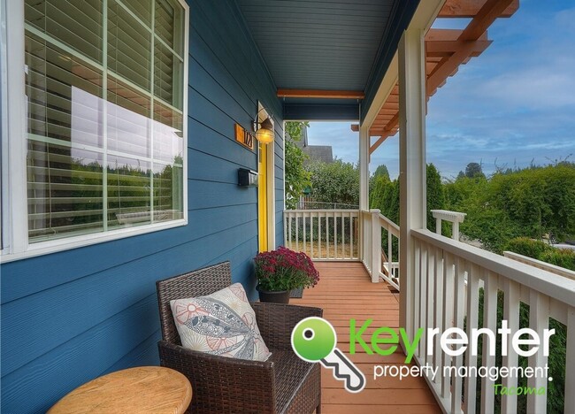 Building Photo - Captivating Multi-level 4Bed/2Bath Tacoma ...