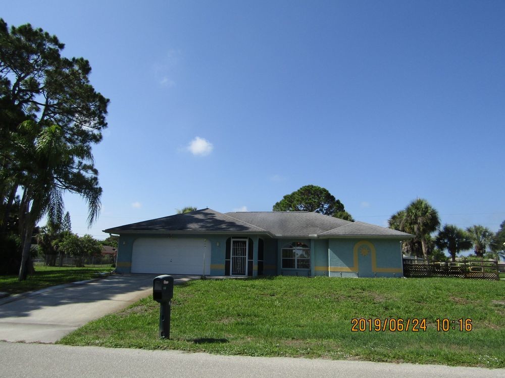 Primary Photo - Dog Friendly Pool Home with Large Yard