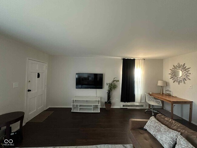 Foto del edificio - 702 E Thompson Rd