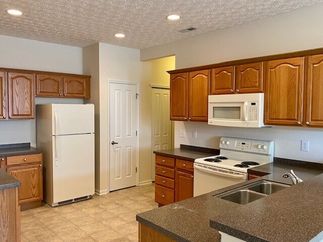 Kitchen 1 - 7416 Falls View Cir