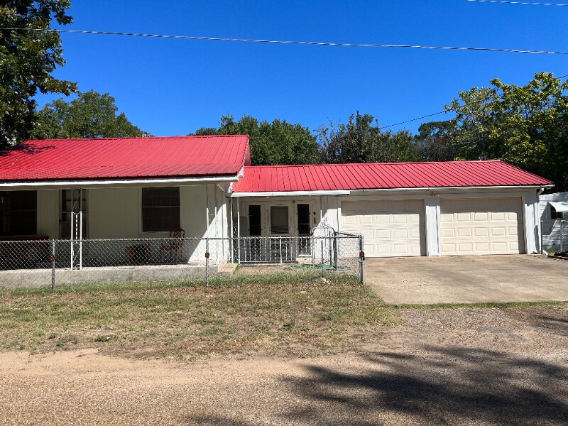 Primary Photo - 109 E Scruggs St