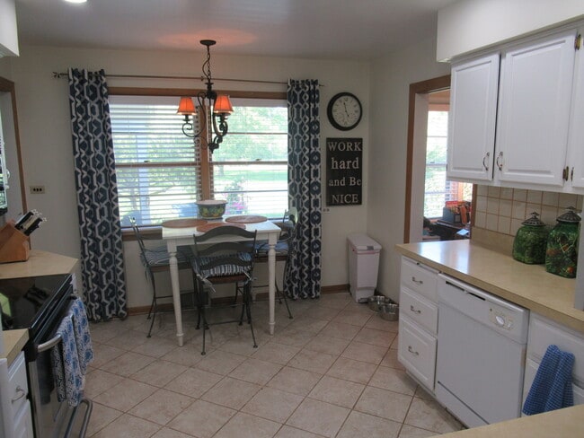 Foto del edificio - 870 W Everett Rd