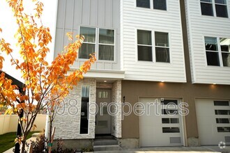 Building Photo - 470 E Violets Cv Ln