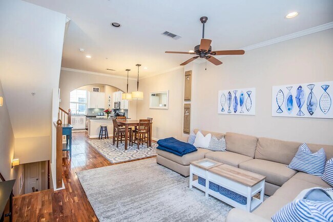 Building Photo - 2902 Chenevert St