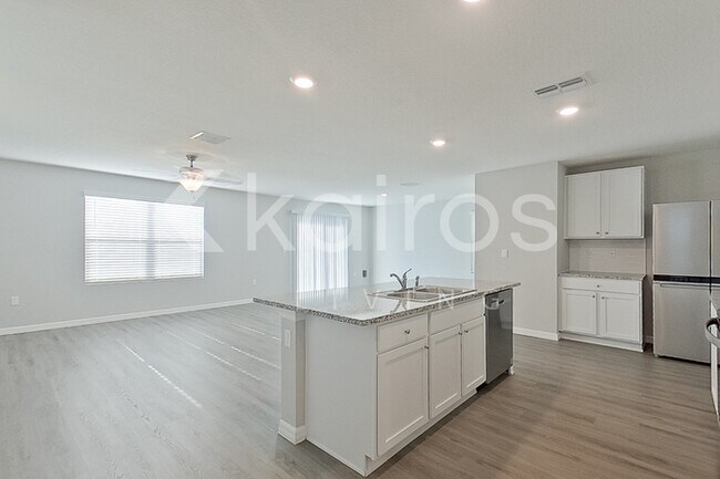 Building Photo - 8614 SW 43rd Ter