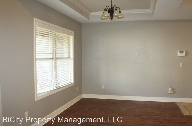 Building Photo - 37 Cedarwood Ct