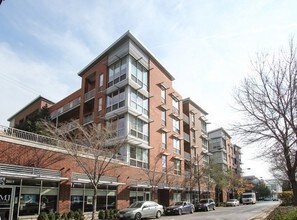 Building Photo - 2025 S Indiana Ave