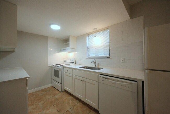 Foto del edificio - 1600 West Ave