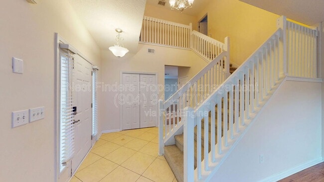 Building Photo - 281 Village Green Ave