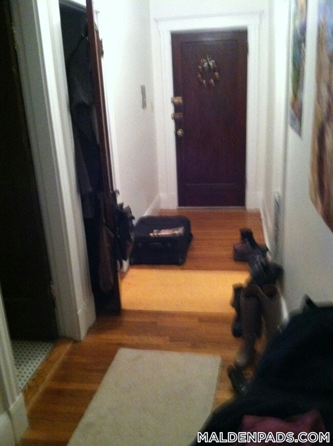 Building Photo - 349 Pleasant St