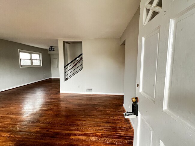 Foto del edificio - 12623 Farnell Dr