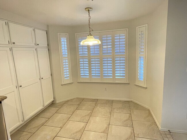 Building Photo - 9317 Magic Flower Ave