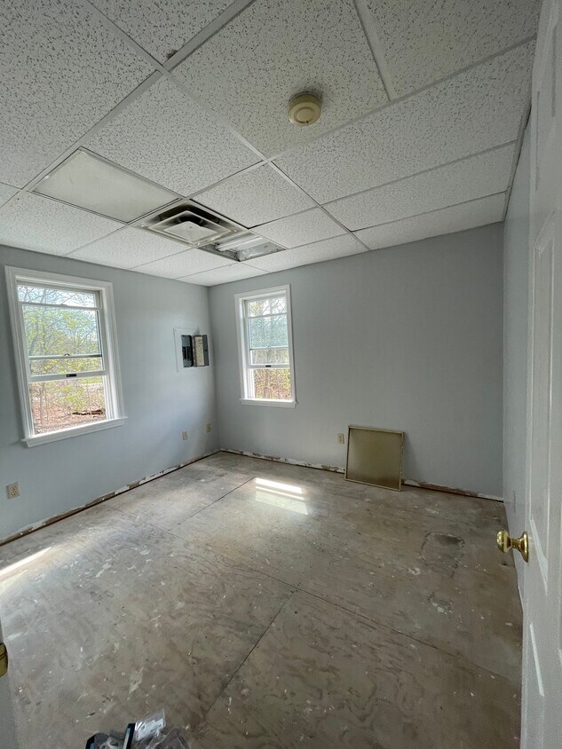 Bedroom 2 - 927 East St