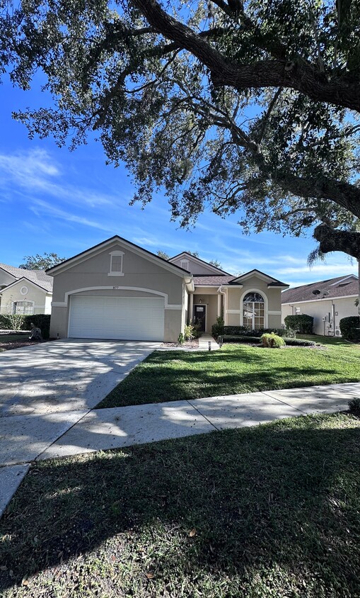 Foto principal - 877 Lakeworth Cir