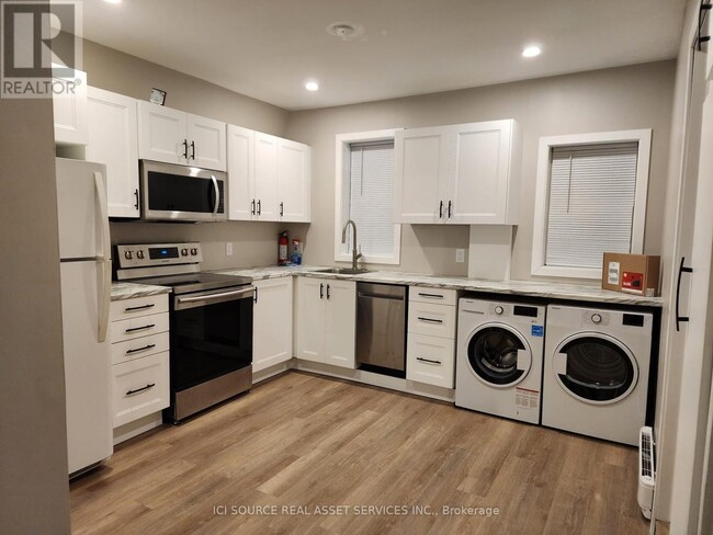 Building Photo - 233 Hector-Hotte Wy