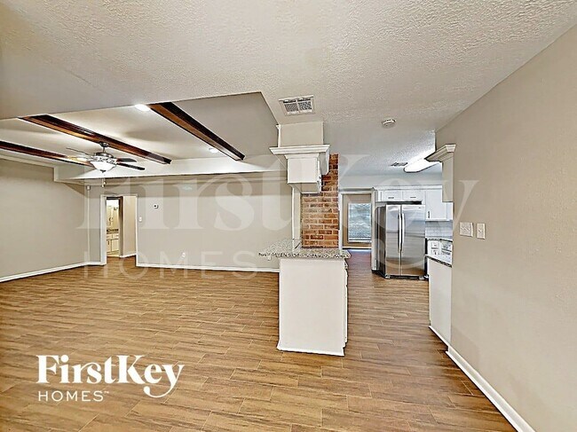 Foto del edificio - 2511 Riverlawn Dr