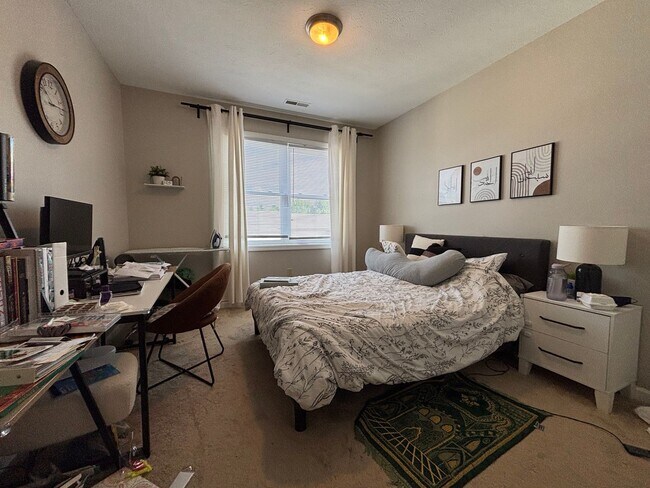 Foto del edificio - Spacious 2 Bed / 2 Bath Townhome at Fountain View | Morgantown, WV