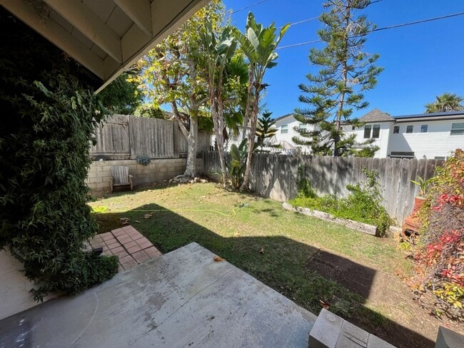 Building Photo - Encinitas Beach Townhome with Yard West of...