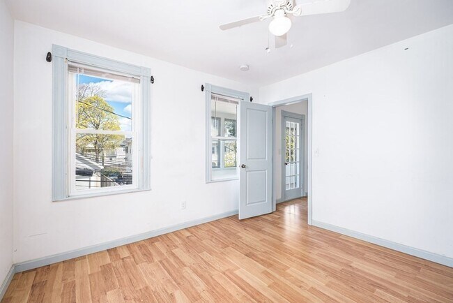 Foto del edificio - 4bed 2bath in Waltham 9/1