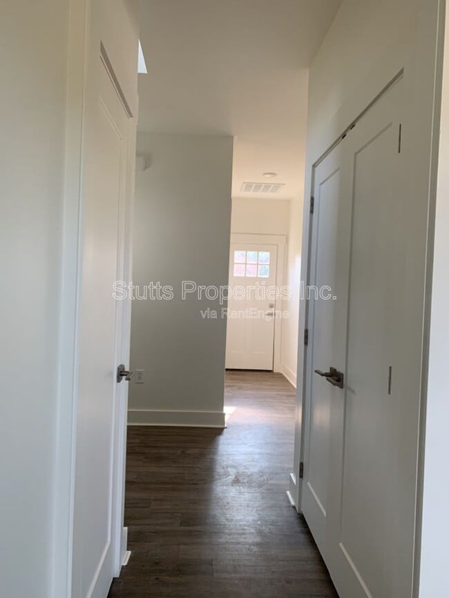 Building Photo - 223 Virginia Ave