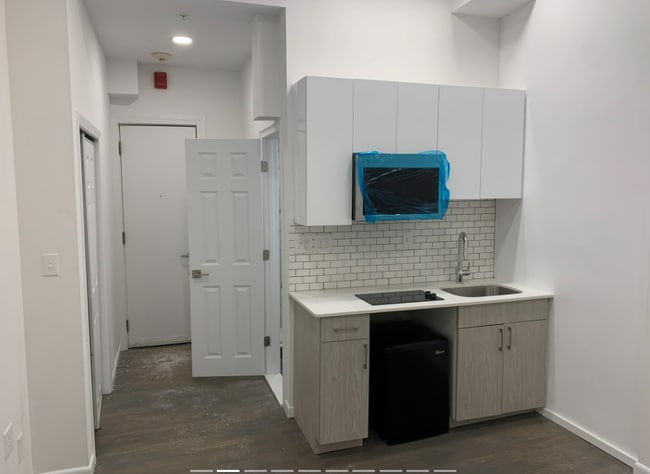 Building Photo - 254 Newbury St