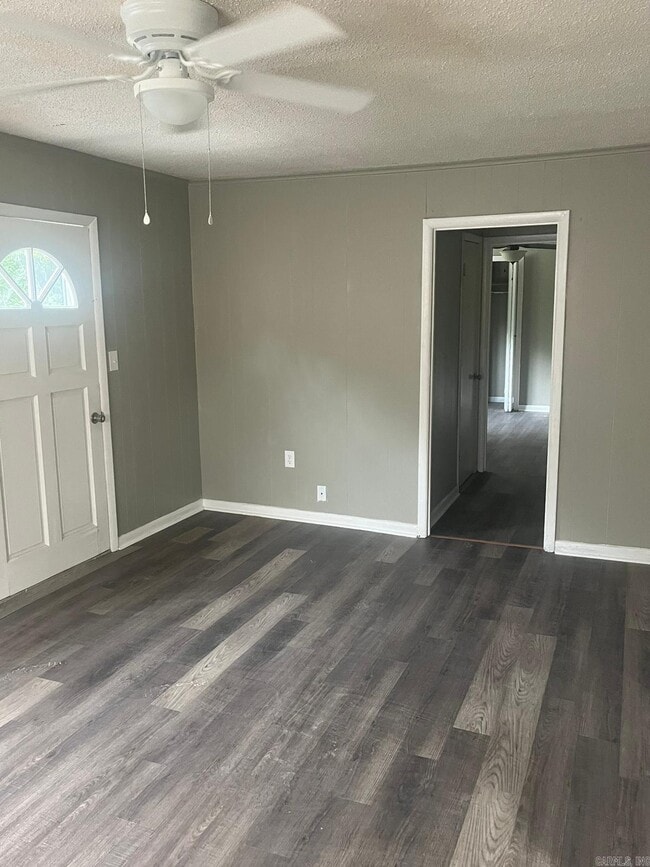 Foto del edificio - 407 W 33rd St