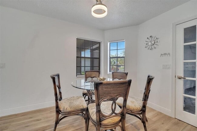 Foto del edificio - 153 Sandalwood Dr