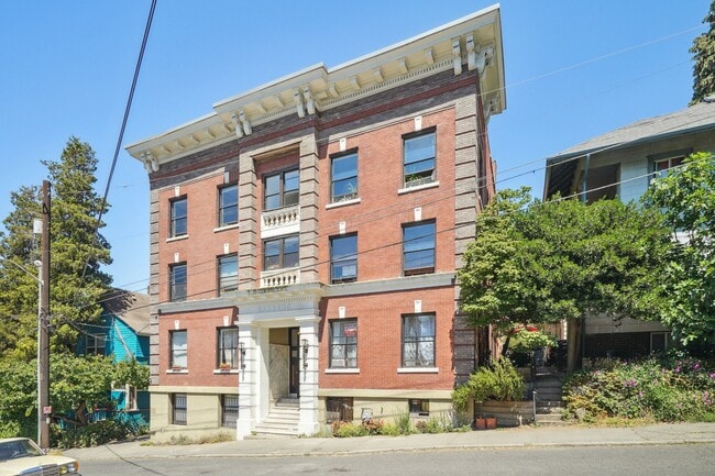 Building Photo - 416 E Roy St