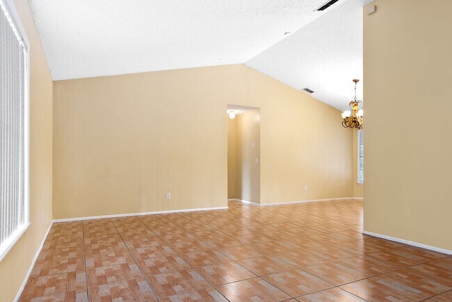 Foto del edificio - 1465 Eden Dr