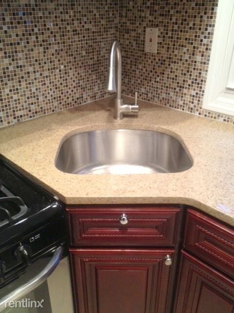 Foto del edificio - 2 br, 1 bath  - 8665 77th St