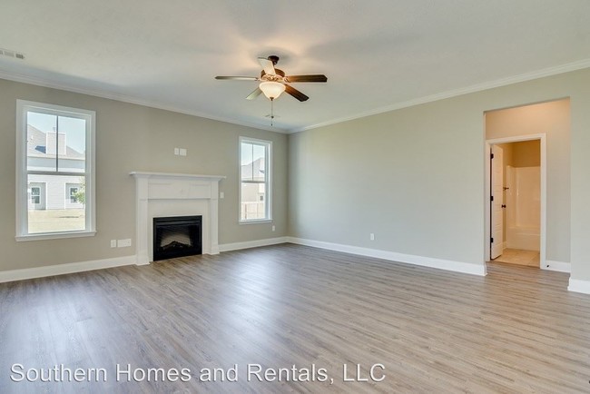 Building Photo - 5 br, 3 bath House - 8669 Crenshaw Drive