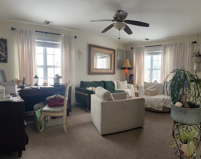 Foto del edificio - 23 Garden Way