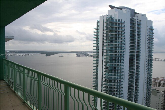 Building Photo - 1200 Brickell Bay Dr