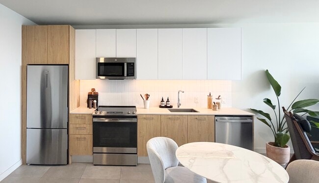 Building Photo - 168 NW 30th St