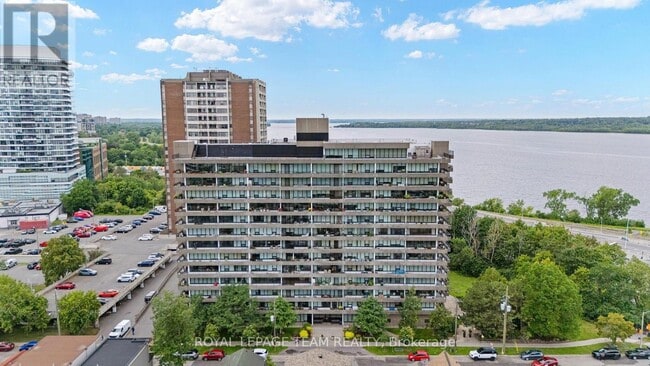 Building Photo - 370 Dominion Ave