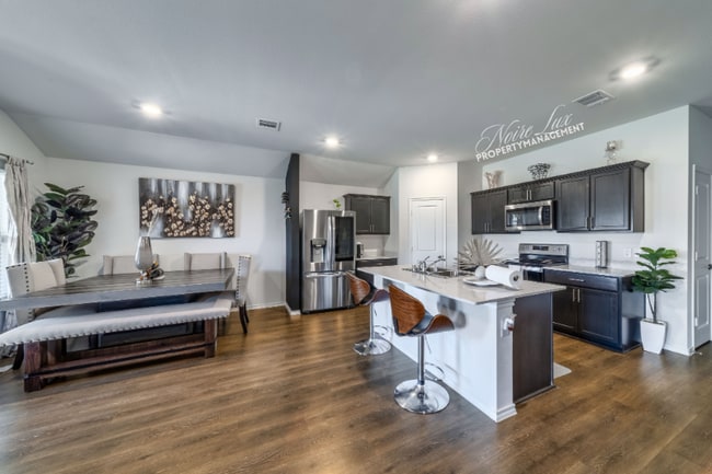 Building Photo - 3017 Goodrich St