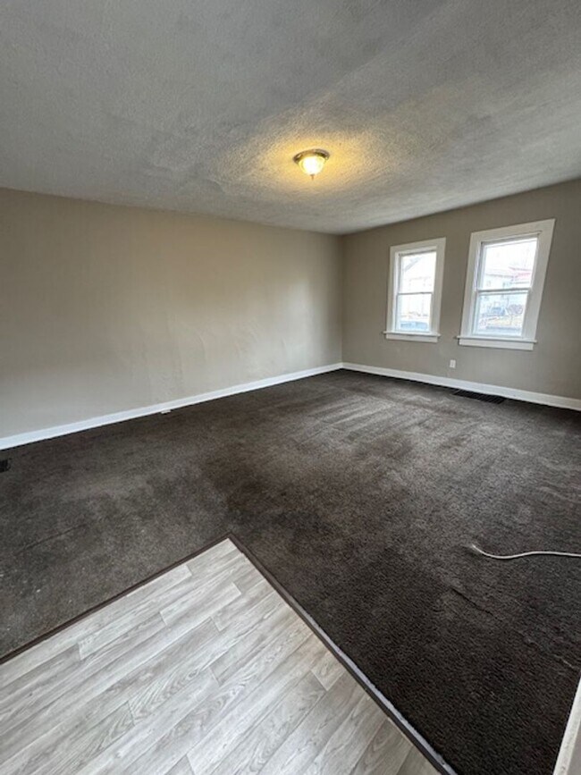 Foto del edificio - 709 Riverside Ave