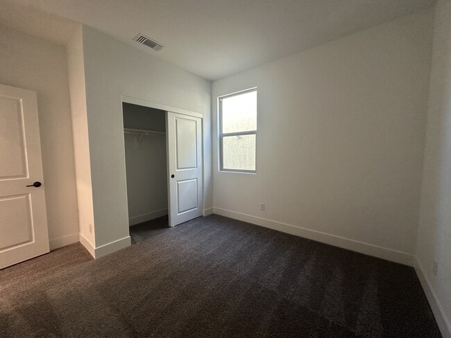 Building Photo - 10273 Digby Fine St