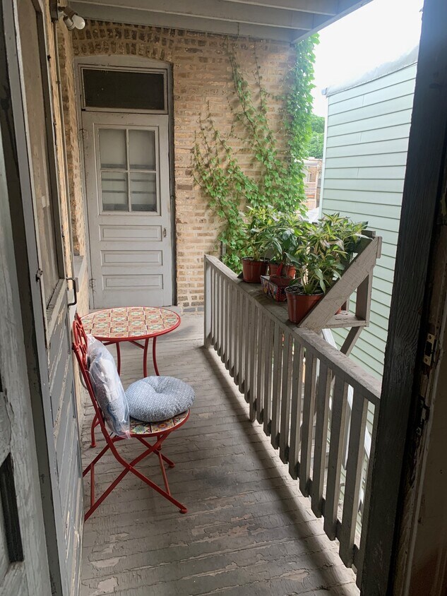 2855 W Argyle St Unit 1 E.1326753, Chicago, AK 60609 Apartment for