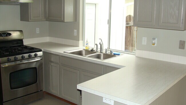 Foto del edificio - Charming Hazel Dell Ranch Home